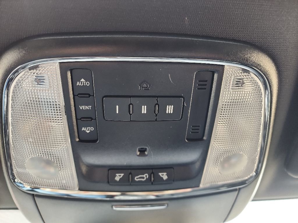 Used 2021 Jeep Grand Cherokee Limited AWD/4WD image 18