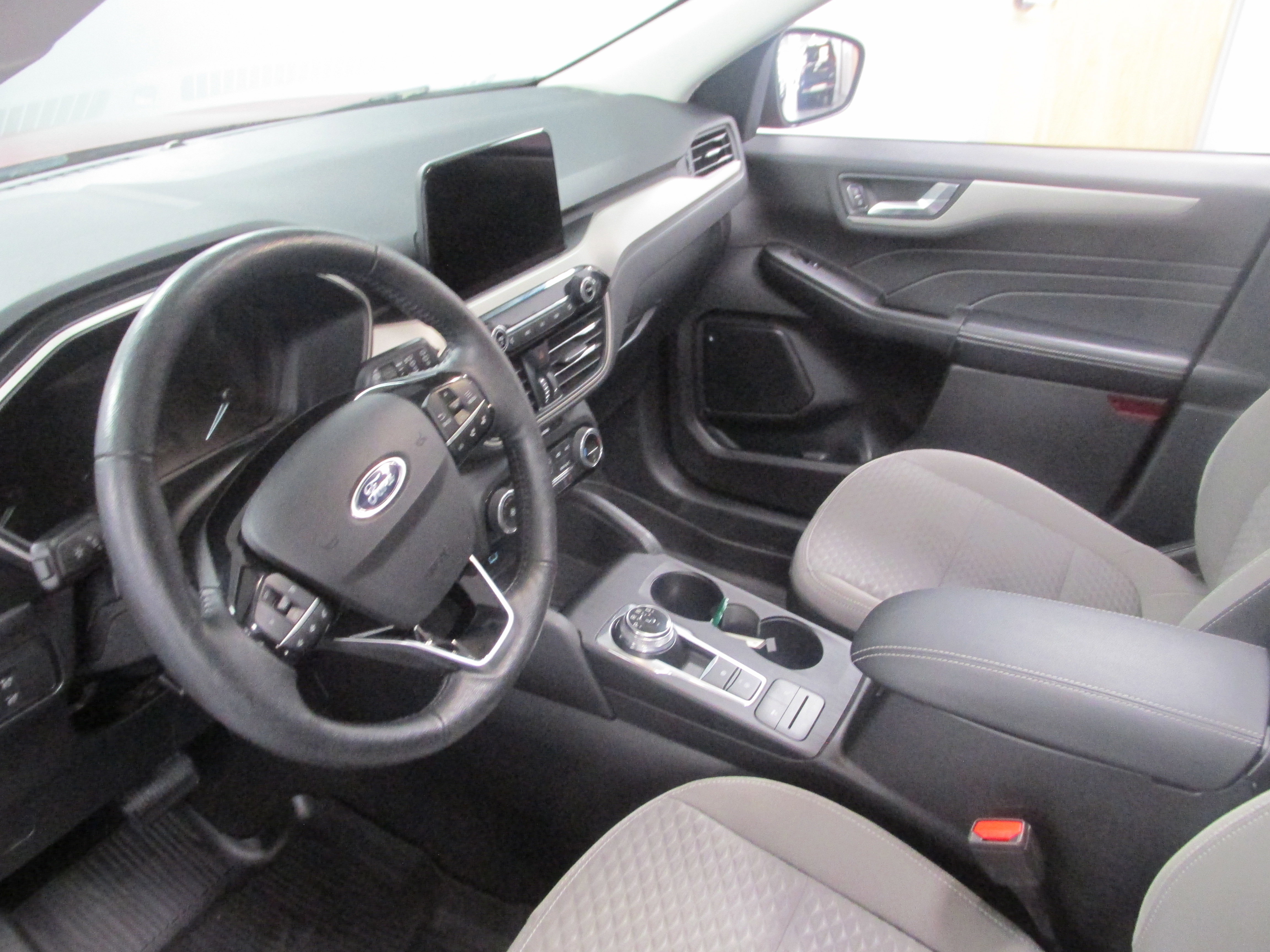 Certified 2021 Ford Escape SE w/ SE Sport Appearance Package image 26