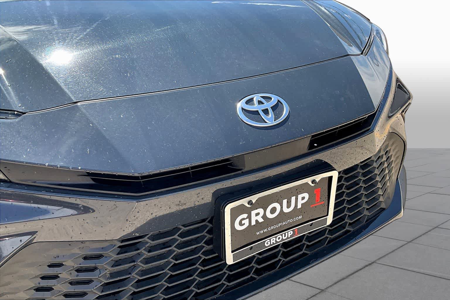 Used 2025 Toyota Camry SE FWD image 28
