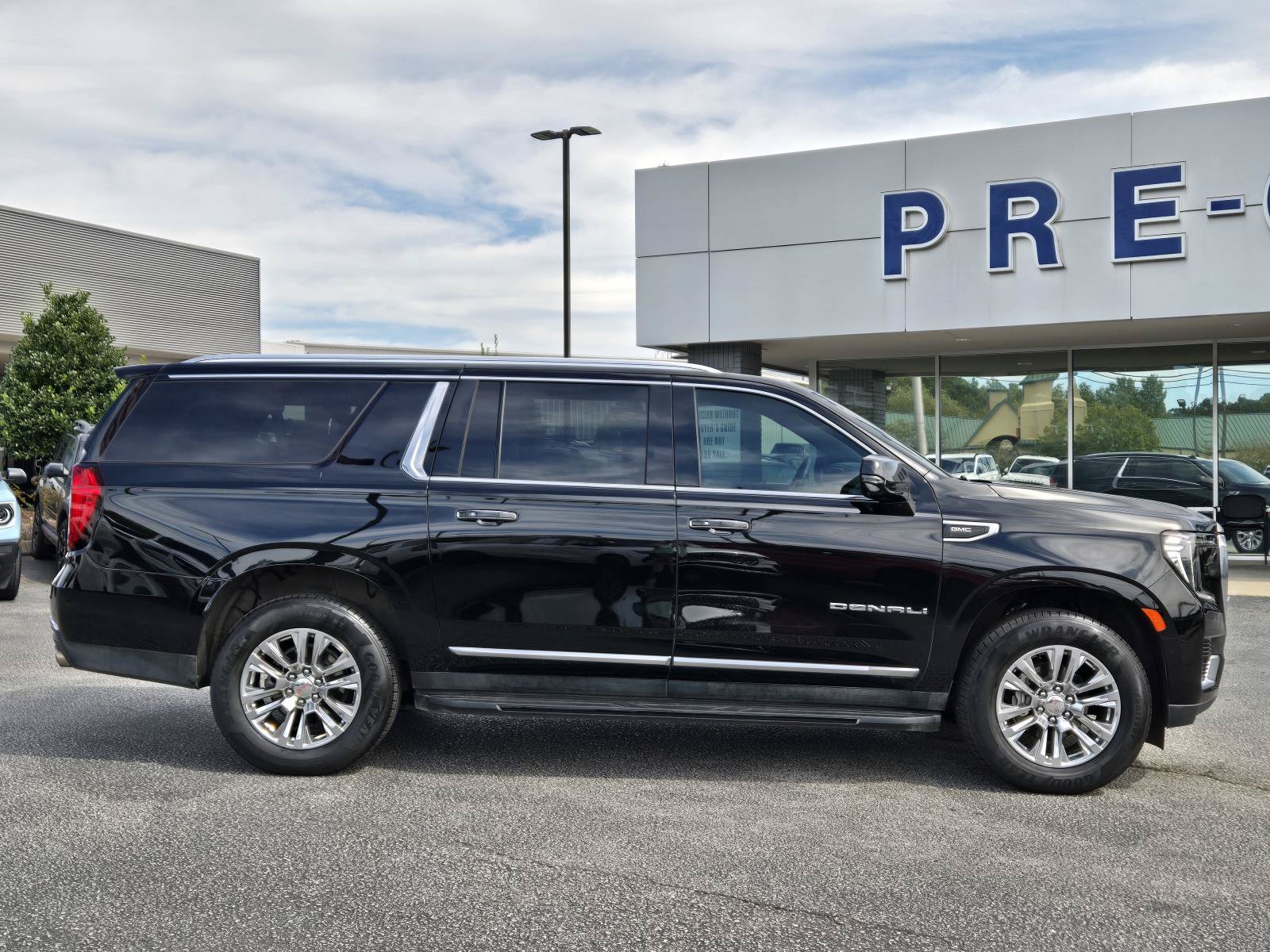 Used 2024 GMC Yukon XL Denali w/ Max Trailering Package AWD/4WD image 7