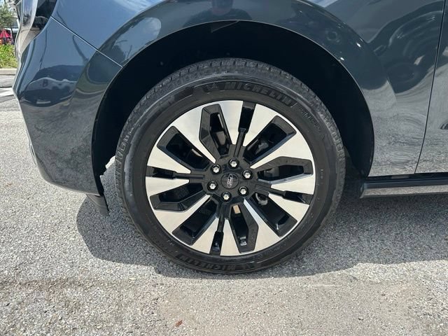 Certified 2025 Ford Expedition Max Platinum w/ Driver's Package AWD/4WD image 38