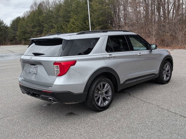 Certified 2022 Ford Explorer XLT w/ Equipment Group 202A image 5