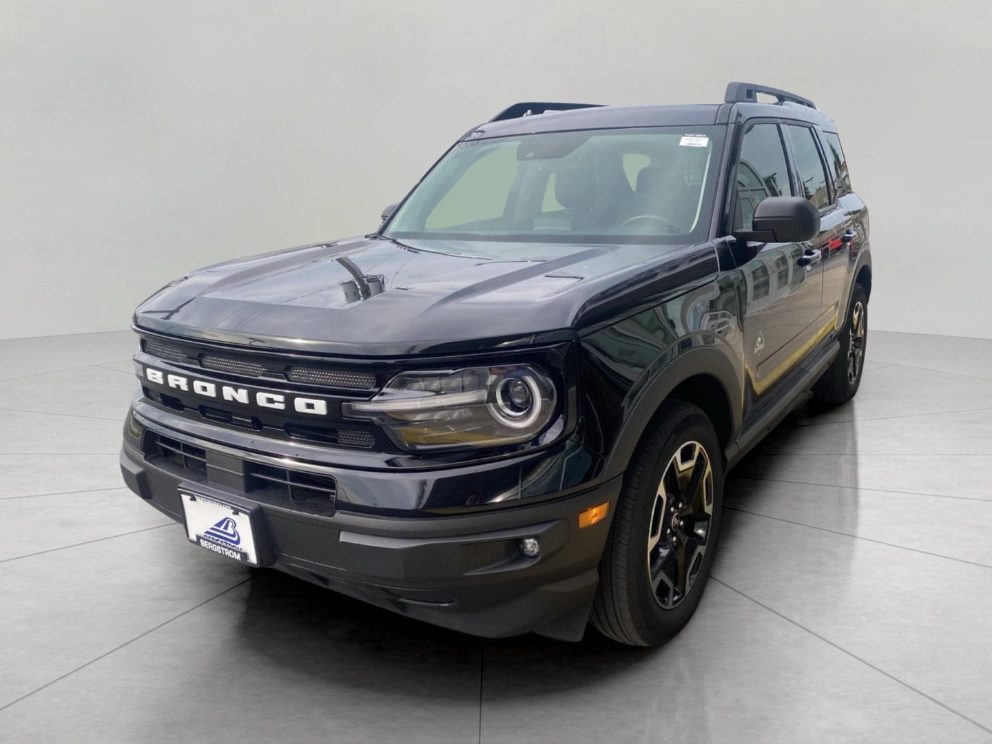 Certified 2023 Ford Bronco Sport Outer Banks w/ Tech Package AWD/4WD image 3