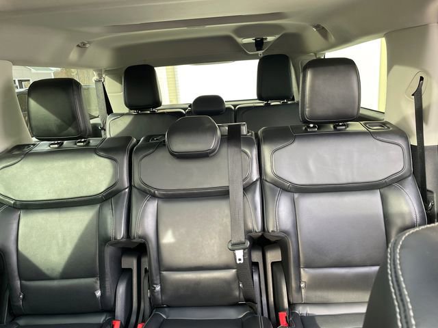 Certified 2025 Ford Expedition Max Platinum image 38