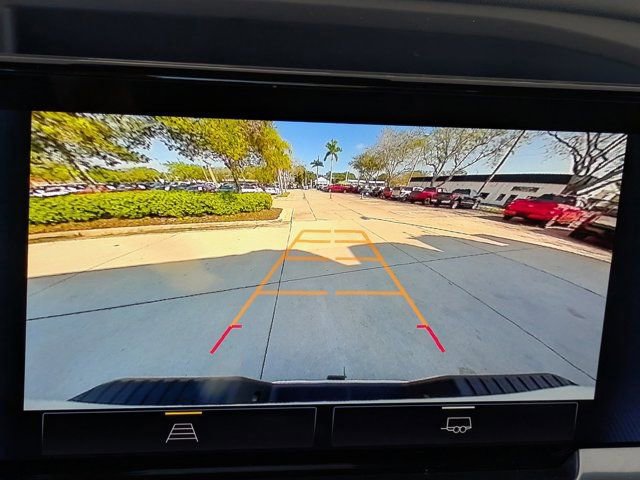 Used 2025 Chevrolet Silverado 2500 LT w/ Convenience Package image 11