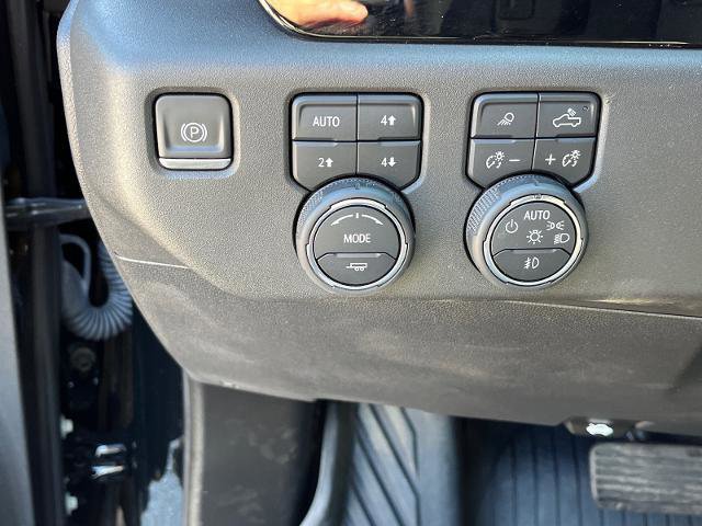 Used 2022 Chevrolet Silverado 1500 LT Trail Boss w/ LT Trail Boss Premium Package image 17