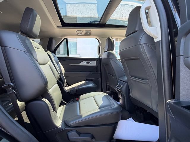 Certified 2025 Ford Explorer Active w/ Active Comfort Package AWD/4WD image 31