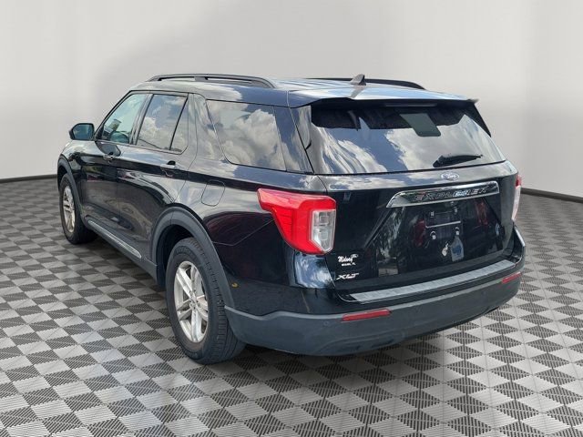 Certified 2023 Ford Explorer XLT RWD image 4