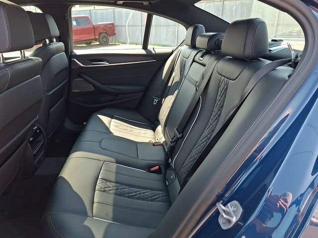 Used 2022 BMW 530i xDrive w/ Premium Package AWD/4WD image 7