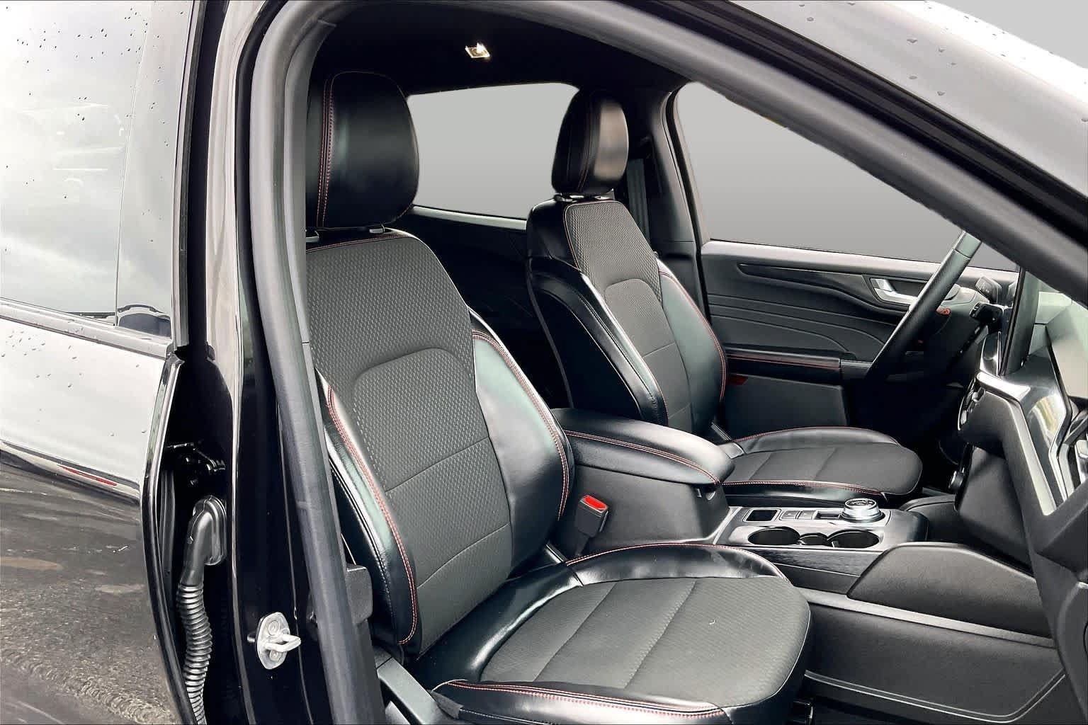 Certified 2023 Ford Escape ST-Line w/ Tech Pack #1 FWD image 9