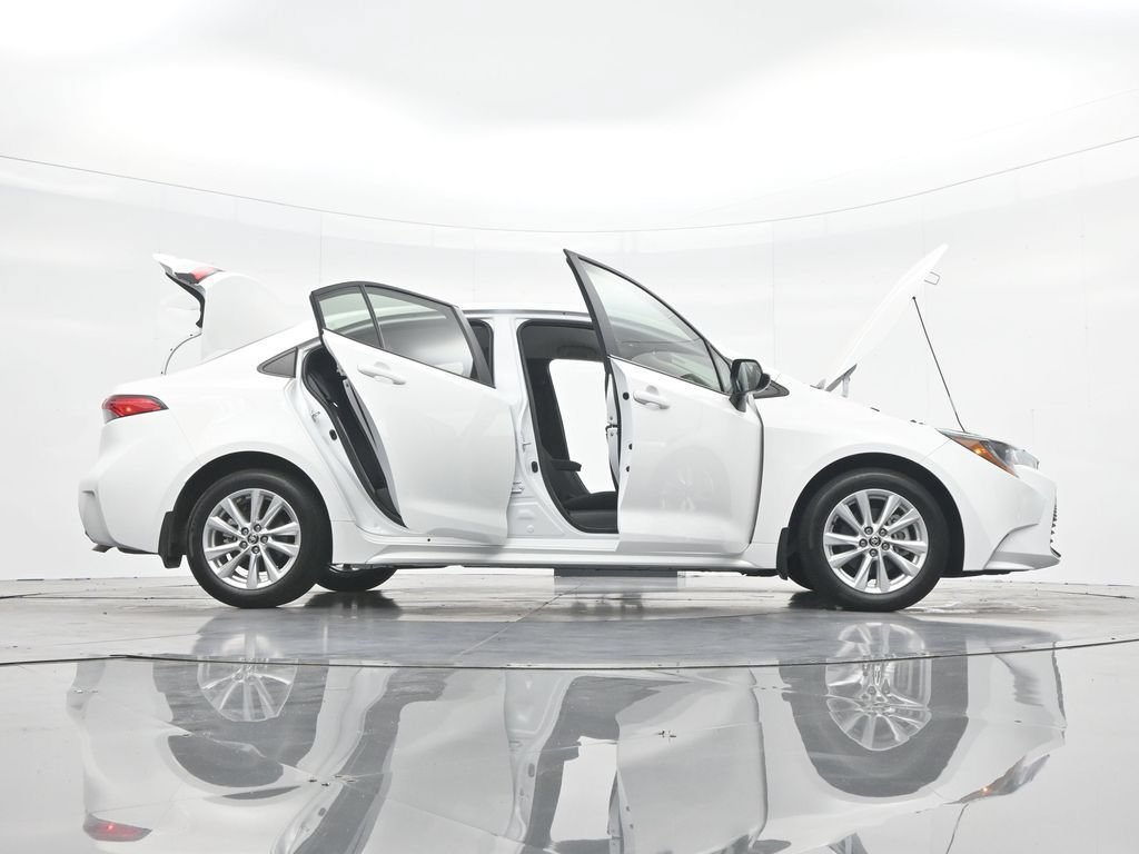 Used 2025 Toyota Corolla LE w/ LE Premium Package FWD image 44