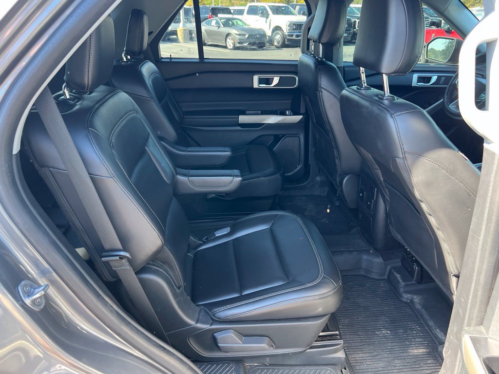 Certified 2022 Ford Explorer XLT w/ Equipment Group 202A AWD/4WD image 17