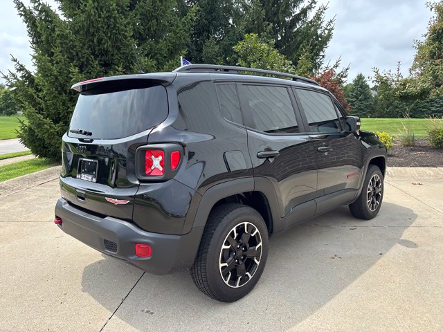 Used 2023 Jeep Renegade Trailhawk AWD/4WD image 7