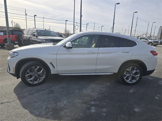 Used 2022 BMW X4 xDrive30i image 2