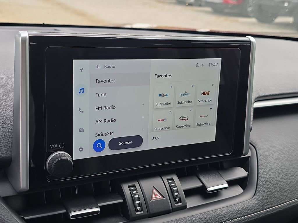 Used 2023 Toyota RAV4 XLE Premium image 22