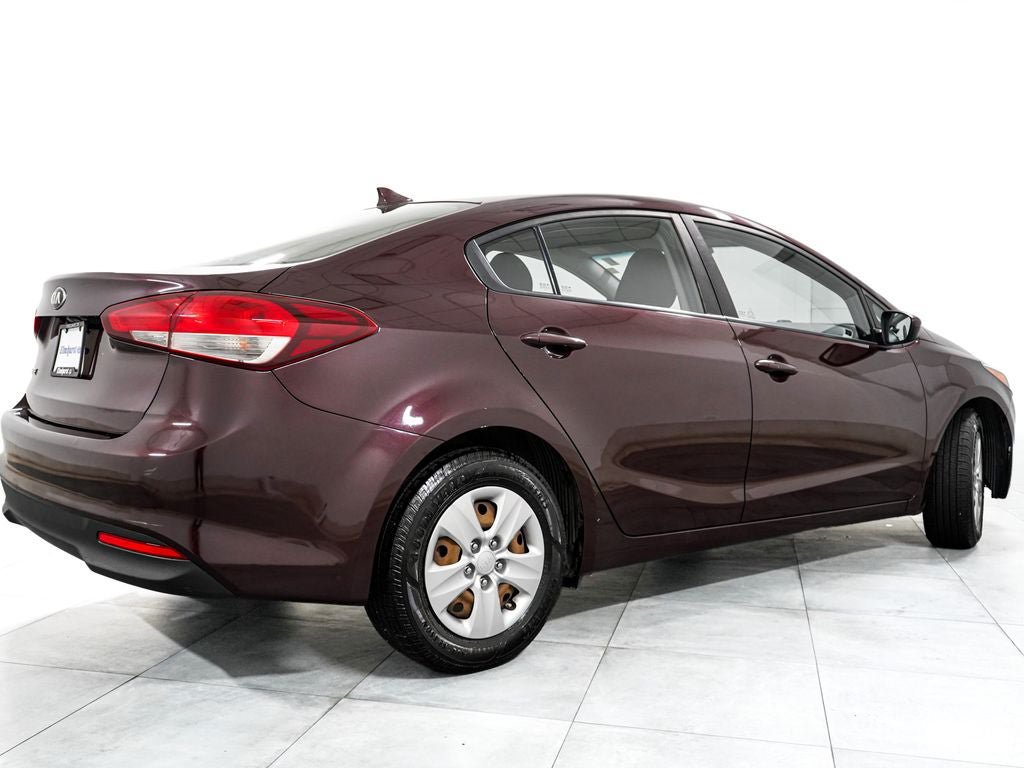 Used 2017 Kia Forte LX FWD image 7