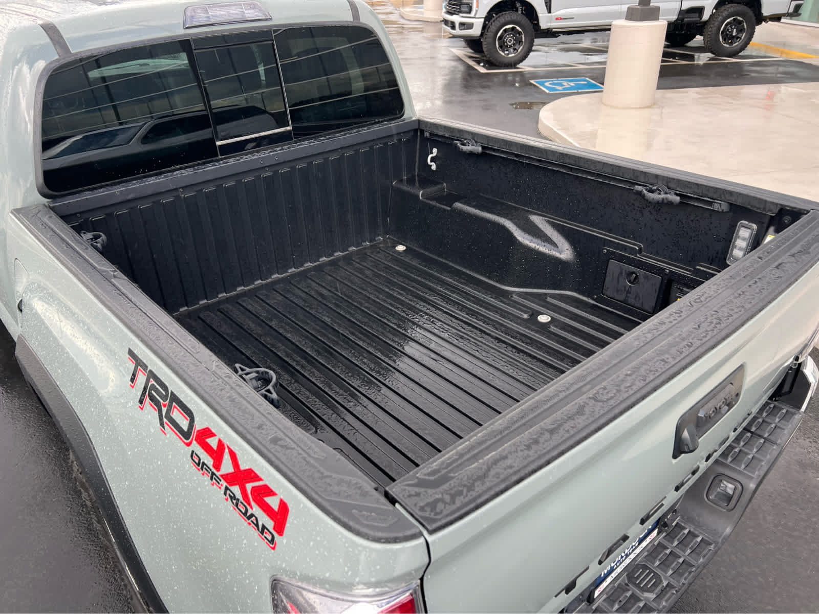 Used 2022 Toyota Tacoma TRD Off-Road AWD/4WD image 12