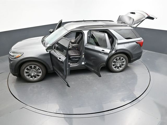 Certified 2025 Ford Explorer Platinum image 43
