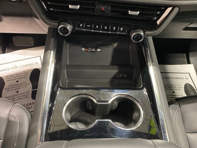 Used 2026 Chevrolet Suburban Z71 AWD/4WD image 35