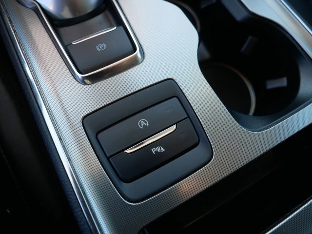 Certified 2024 Ford Edge Titanium image 31