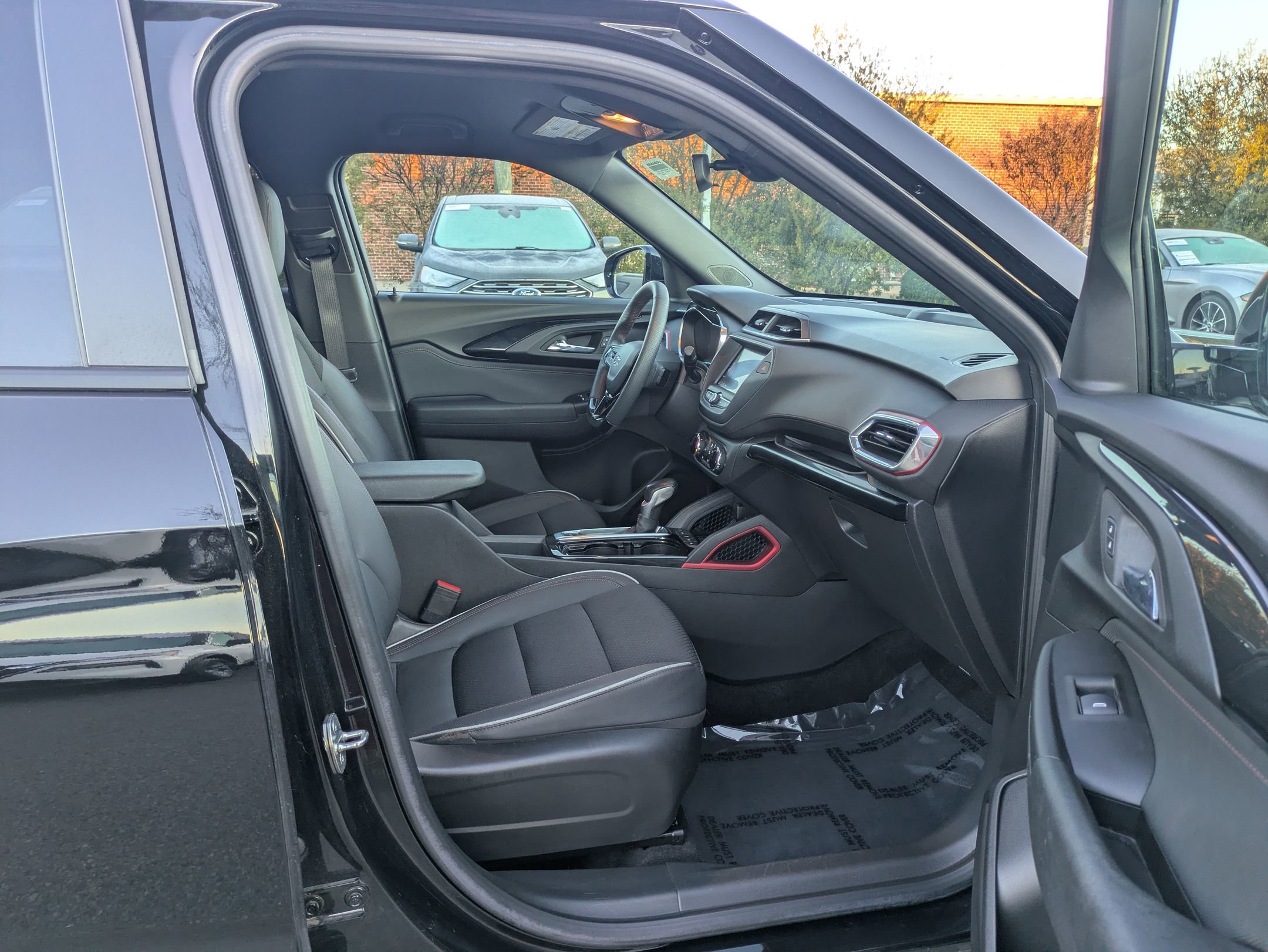 Used 2022 Chevrolet TrailBlazer RS image 31