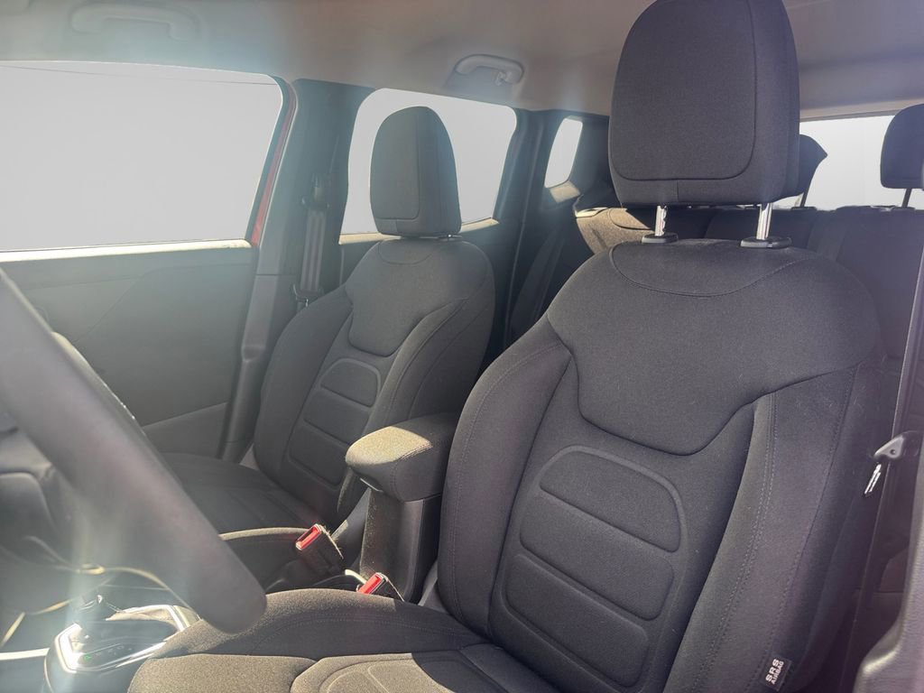 Used 2020 Jeep Renegade Latitude w/ Popular Equipment Group image 9