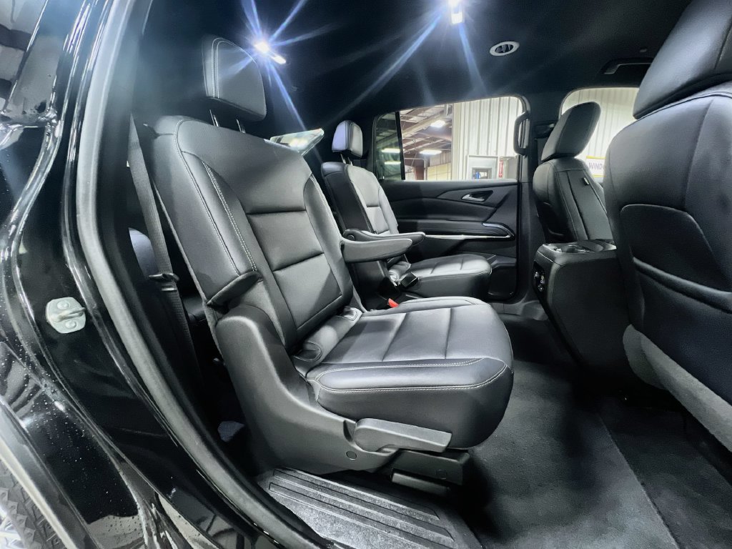 Used 2025 Chevrolet Traverse LT FWD image 21