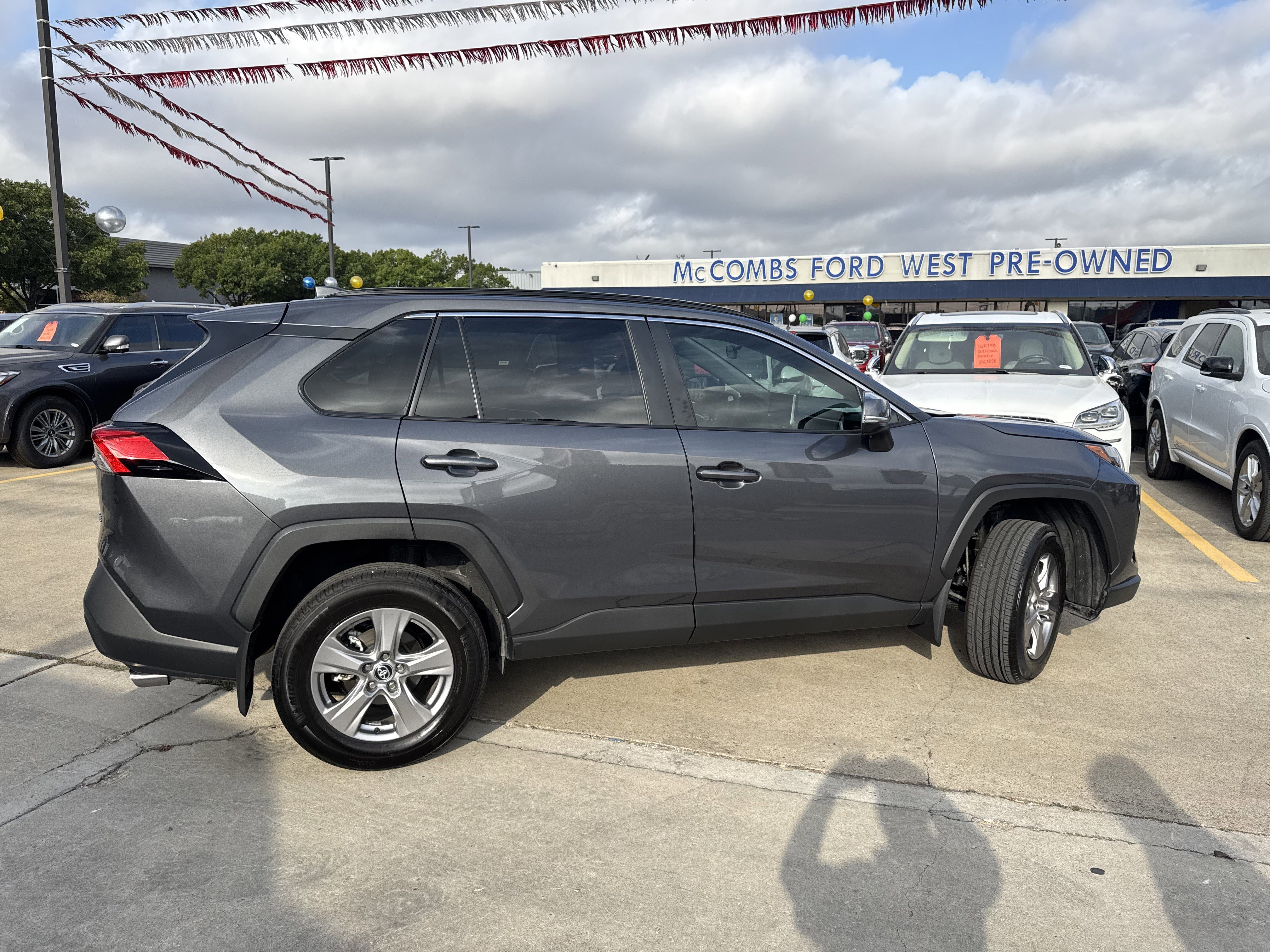 Used 2025 Toyota RAV4 XLE image 3