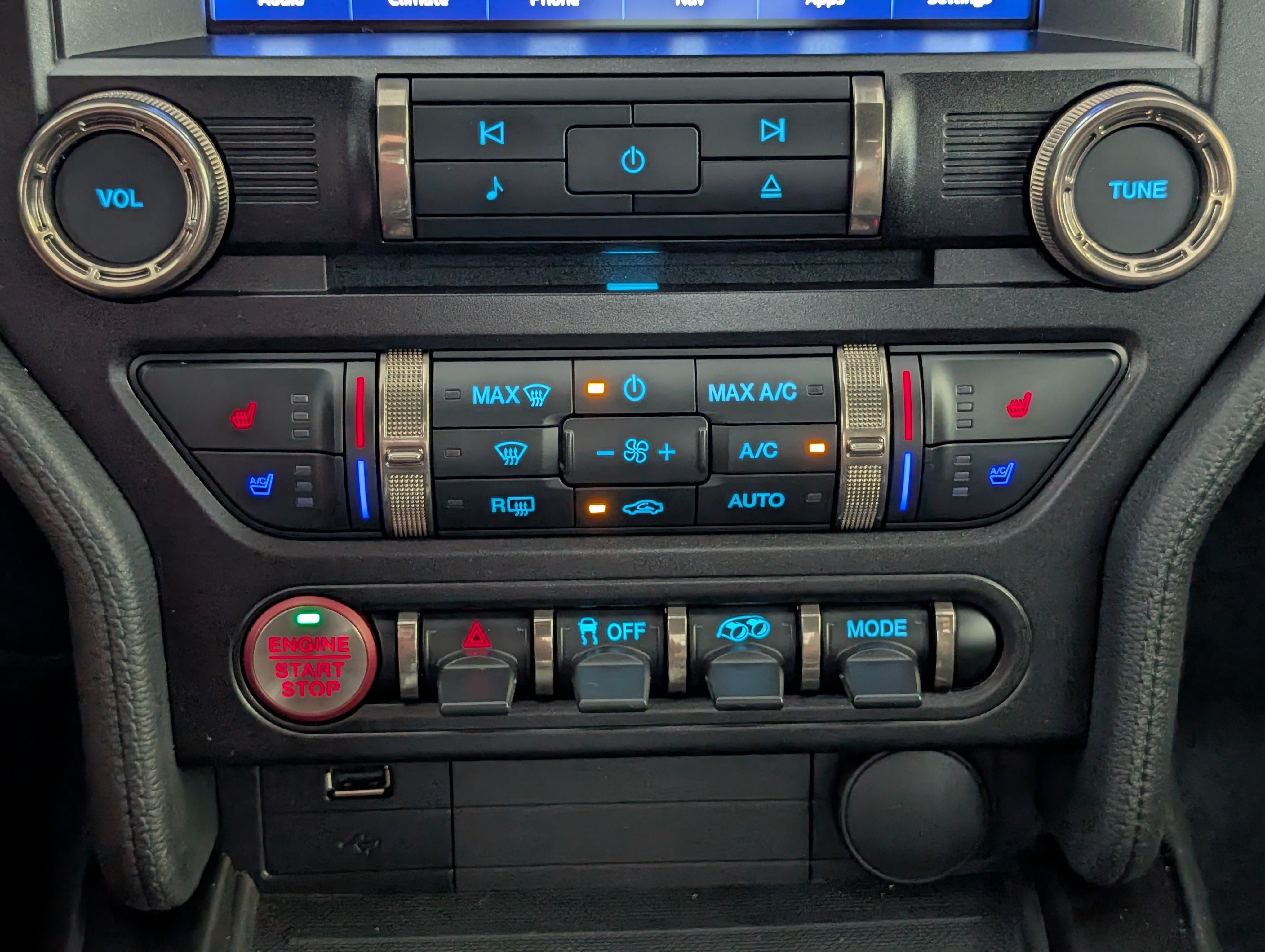 Certified 2020 Ford Mustang Shelby GT500 w/ Technology Package RWD image 24
