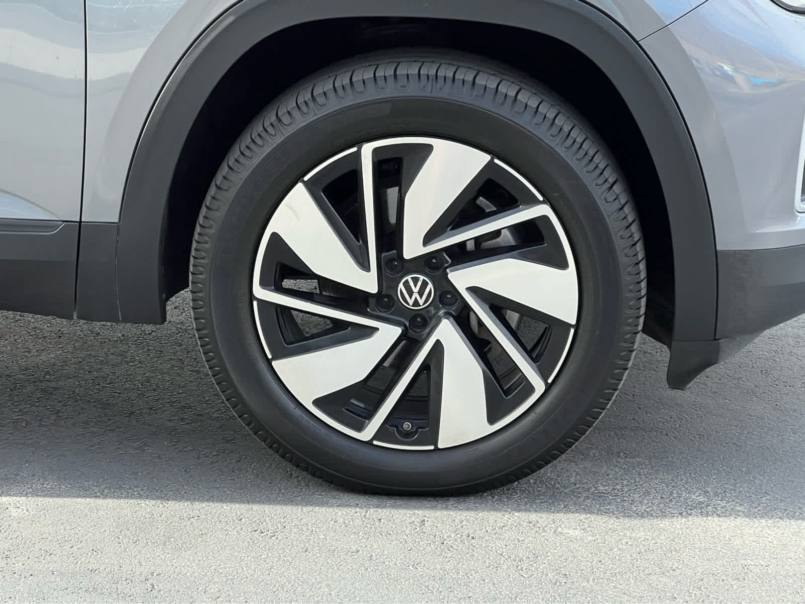 Used 2024 Volkswagen Atlas SE AWD/4WD image 24