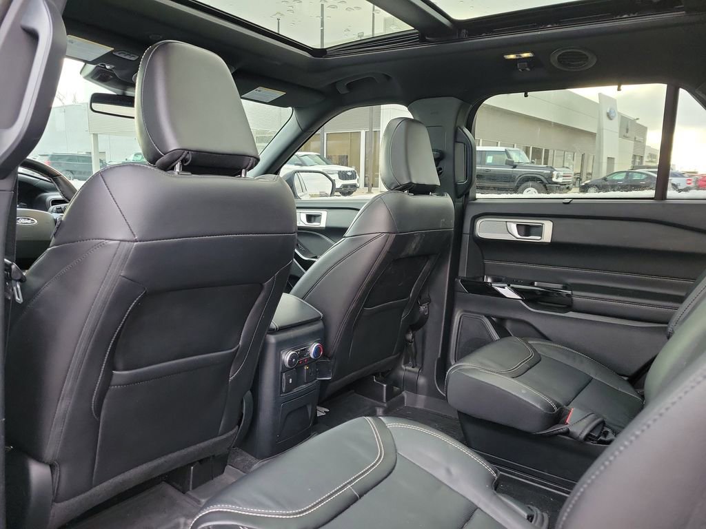 Certified 2022 Ford Explorer ST w/ Equipment Group 401A image 15