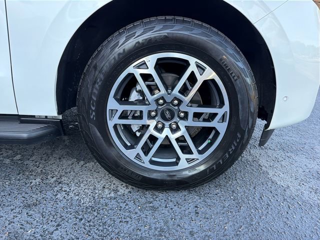 Certified 2025 Ford Expedition Active AWD/4WD image 31