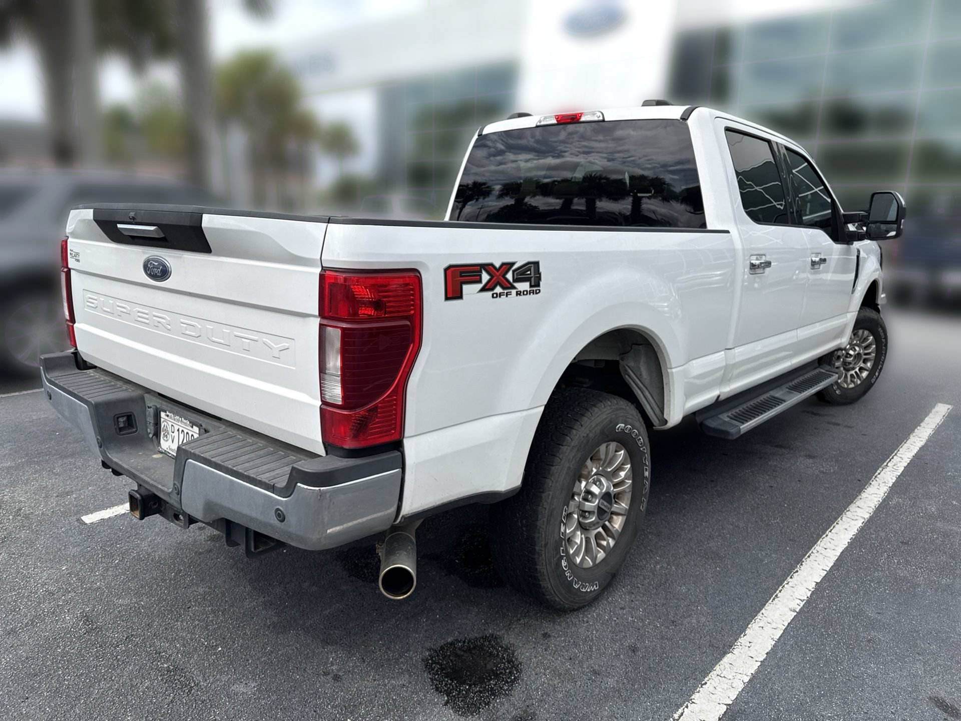 Certified 2020 Ford F250 XLT w/ XLT Premium Package AWD/4WD image 7