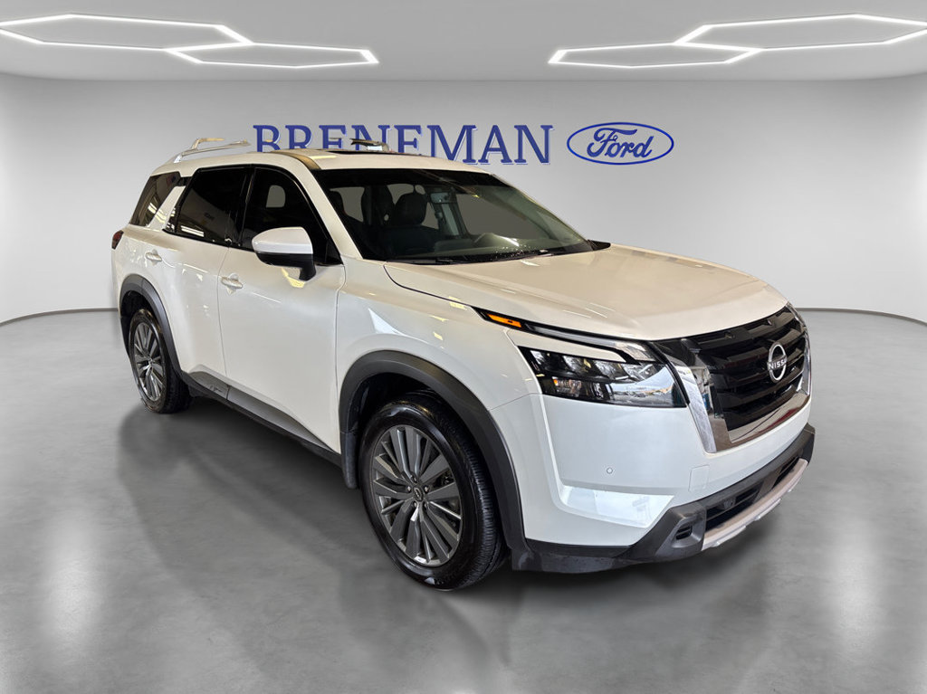 Used 2025 Nissan Pathfinder SL w/ SL Premium Package AWD/4WD image 3