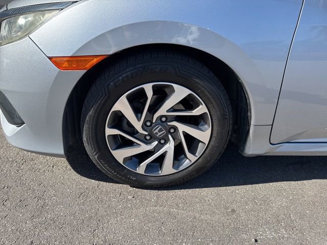 Used 2018 Honda Civic EX image 5