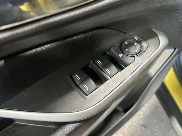Used 2024 Chevrolet Trax RS w/ Sunroof Package FWD image 19