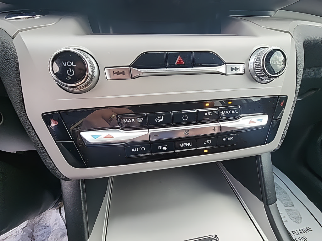 Certified 2024 Ford Explorer XLT AWD/4WD image 26
