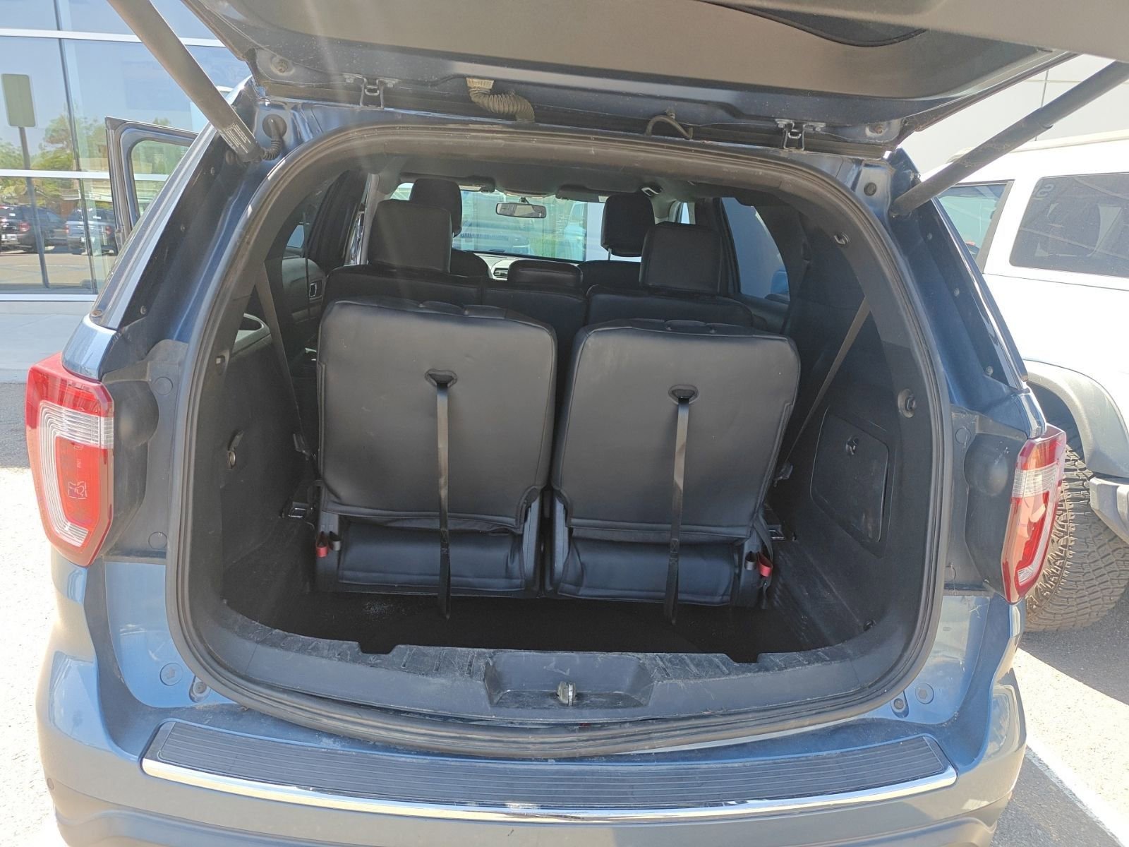 Certified 2018 Ford Explorer XLT w/ Equipment Group 202A FWD image 8