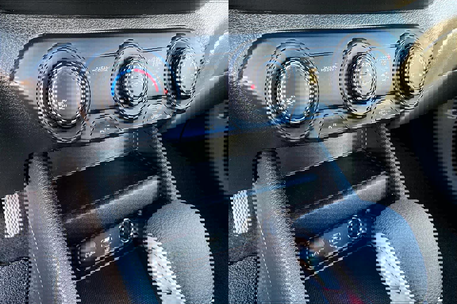 Used 2023 Kia Forte LXS w/ LXS Technology Package image 35