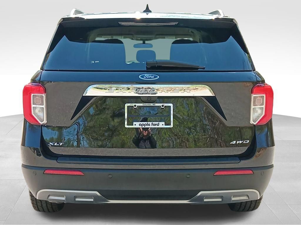 Certified 2024 Ford Explorer XLT w/ Equipment Group 202A AWD/4WD image 4