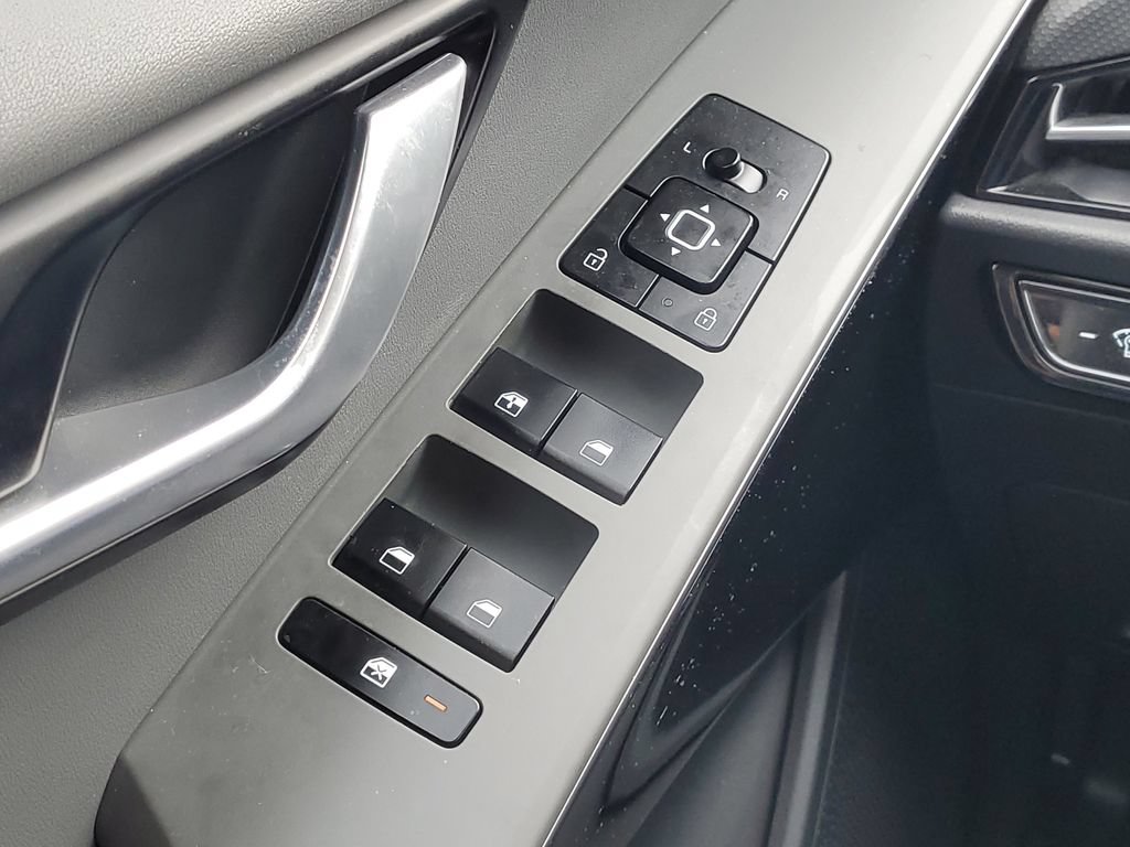 Used 2023 Kia Niro EX FWD image 18