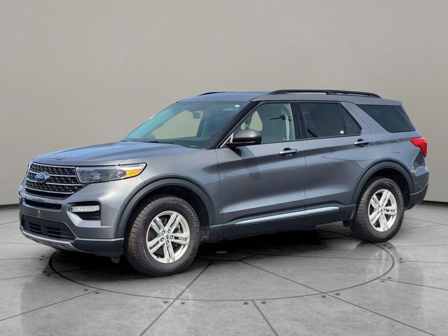 Certified 2022 Ford Explorer XLT w/ Equipment Group 202A AWD/4WD image 3