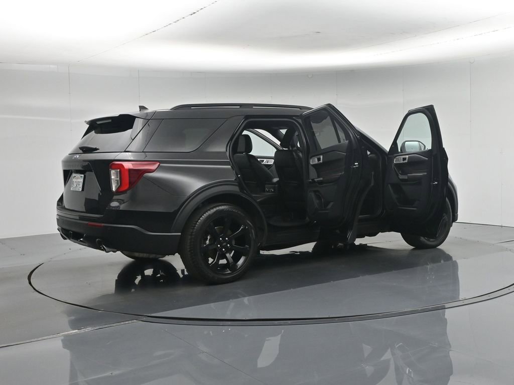 Certified 2024 Ford Explorer ST-Line w/ Class IV Trailer Tow Package RWD image 6