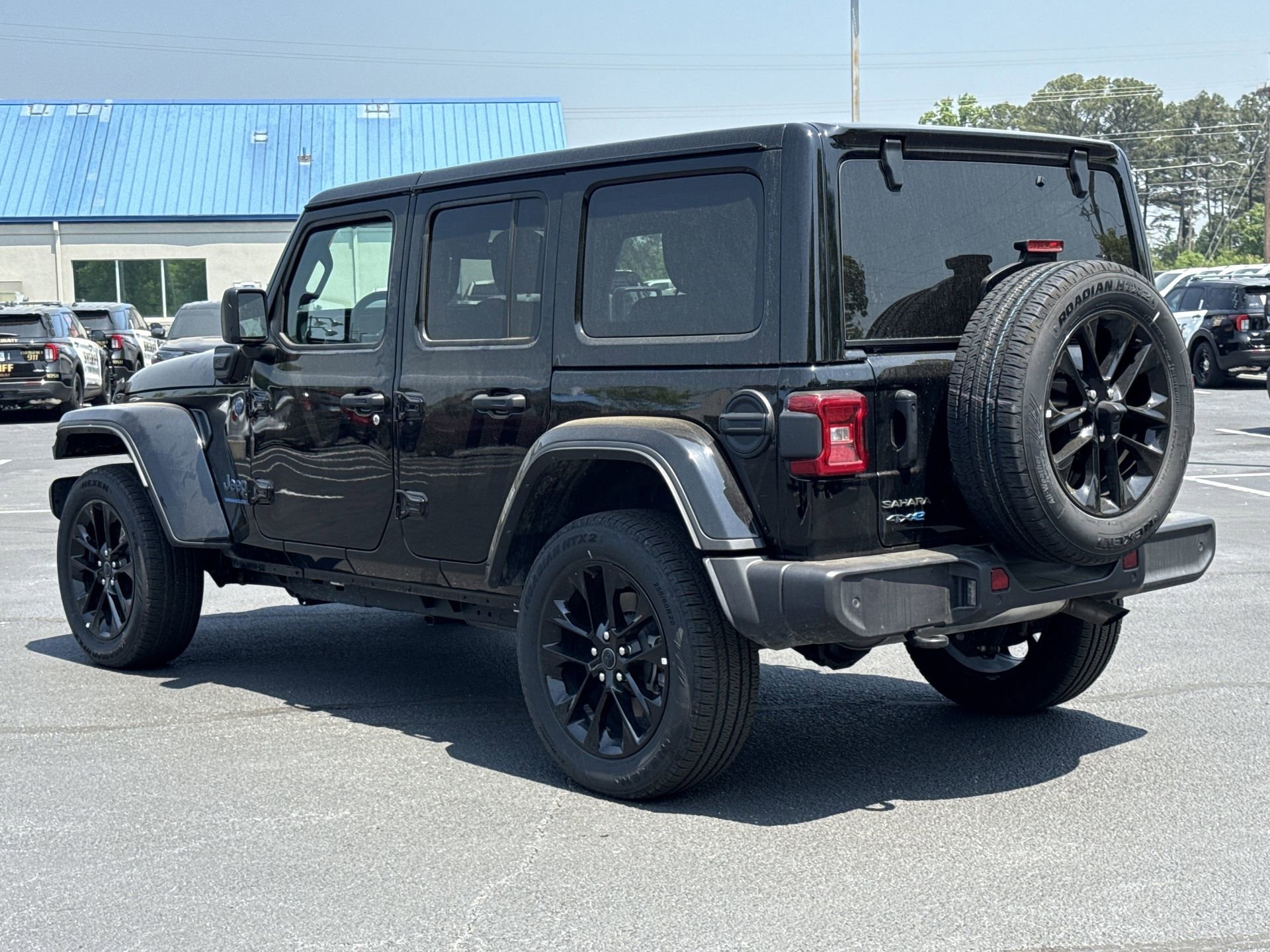 Used 2025 Jeep Wrangler Unlimited Sahara w/ Safety Group image 20