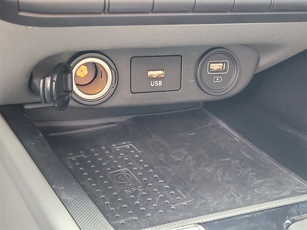 Used 2022 Hyundai Elantra SEL w/ Convenience + Premium Package image 22