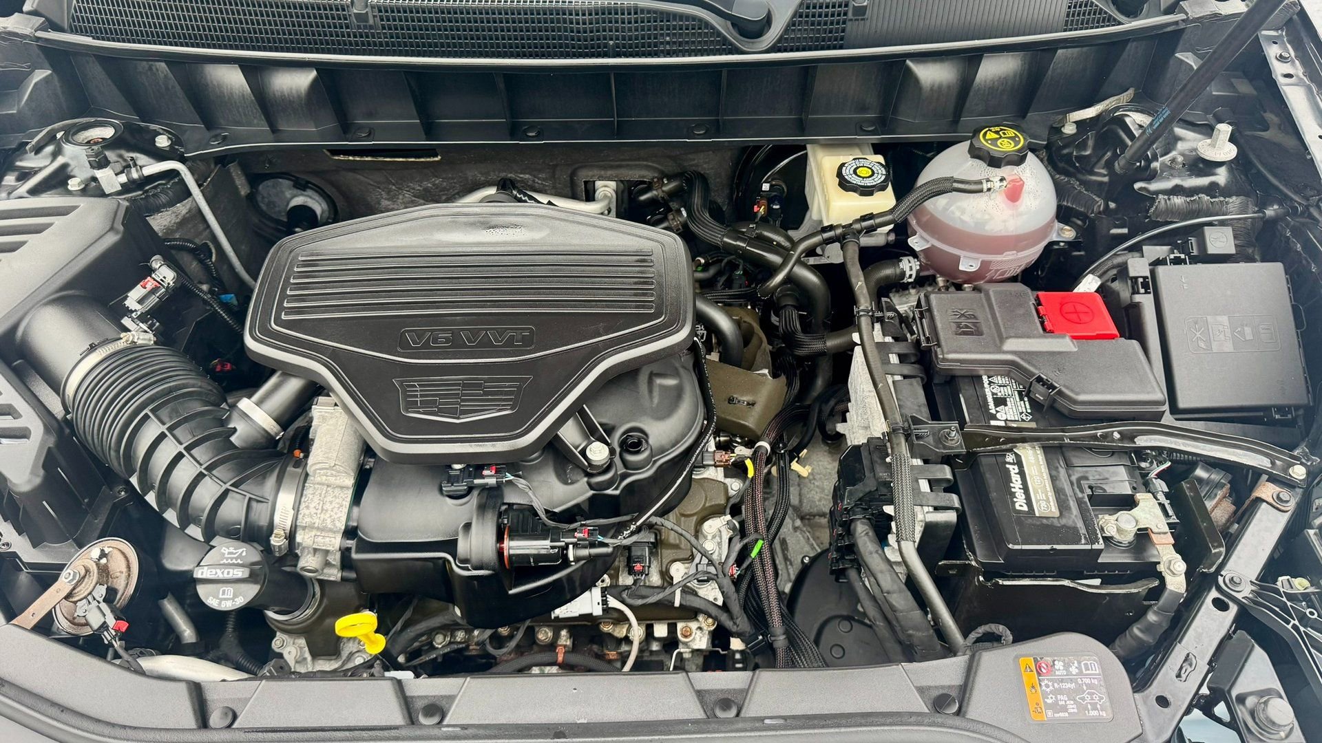 Used 2018 Cadillac XT5 Luxury w/ Driver Awareness Package image 24