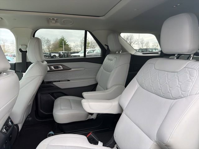 Certified 2025 Ford Explorer Platinum w/ LUX Leather Package AWD/4WD image 19