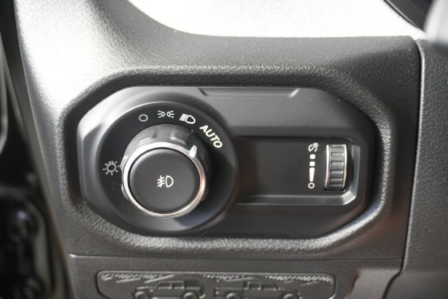 Used 2025 Jeep Wrangler Sport AWD/4WD image 22