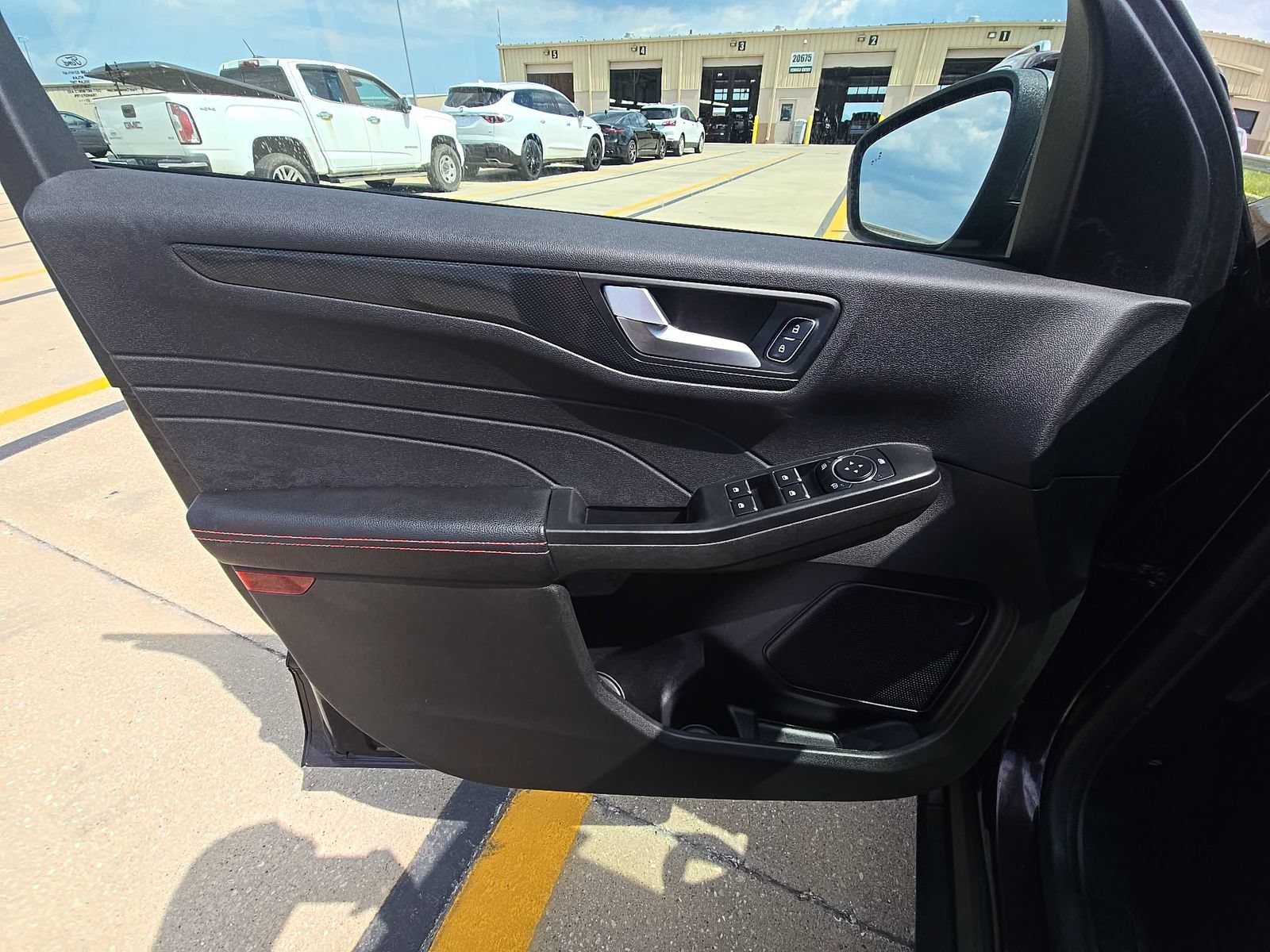 Certified 2023 Ford Escape ST-Line w/ Tech Pack #1 AWD/4WD image 9