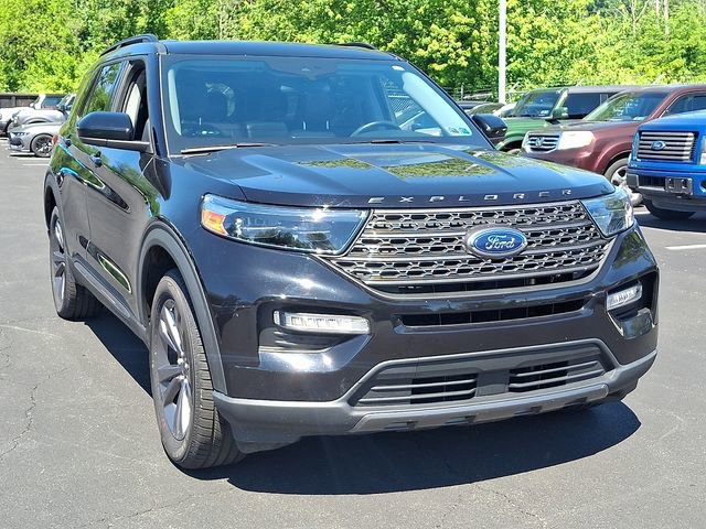 Certified 2022 Ford Explorer XLT w/ Equipment Group 202A AWD/4WD image 2